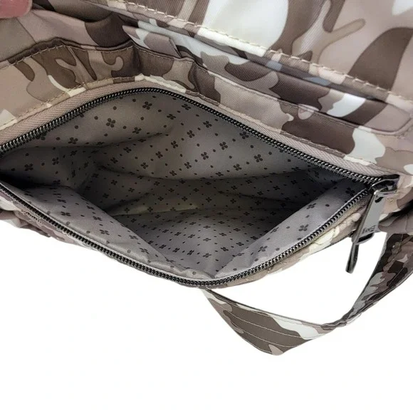 Lug Camper SE‎ Crossbody Bag Camo Taupe Special Edition RFID Purse Organizer - Picture 14 of 16
